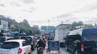 Libur Weekend, Lalu Lintas di Puncak Bogor Padat Merayap, Polisi Berlakukan Ganjil Genap dan Sistem Satu Arah