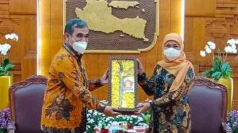 Keris untuk Khofifah dari Gerindra, Pakar Menduga Pinangan Pilpres 2024