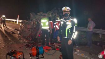 Kecelakaan di Jalan Tol Bakauheni-Terbanggibesar, Dua Penumpang Toyota Inova Tewas