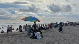 Jangan Salahkan Nyi Roro Kidul, Ini Alasan Dilarang Pakai Baju Hijau di Pantai Parangtritis