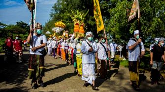 Menengok Prosesi Upacara Melasti di Semarang, Penyucian Diri Sebelum Hari Raya Nyepi