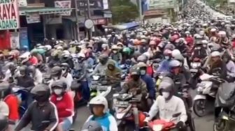 Viral Video Kondisi Puncak Macet Total, Warganet: Bukannya Healing Malah Puyeng yang Ada