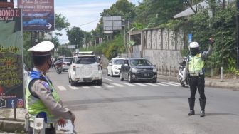 Kawasan Wisata Lembang Dipadati Wisatawan Saat Libur Panjang, Polisi Putar Balik 120 Kendaraan