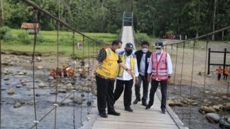 Ketua KPK Firli Bahuri Turut Hadiri Peresmian Jembatan Air Lontar di OKU, Ada Apa?