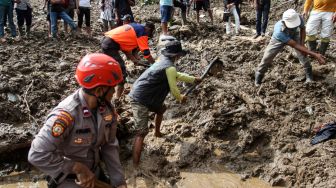 Turunkan Tim ke Lokasi Pengungsian Gempa Pasaman Barat, IDAI Beri Pendampingan Medis