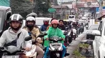 Tukang Ojek Alih Profesi Jadi Pemandu Jalan Alternatif Menuju Puncak Bogor Satu Mobil Dipatok Rp 150 Ribu