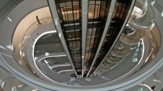 Suasana di  'Museum Masa Depan' di Dubai, Uni Emirat Arab, Rabu (23/2/2022). [Karim SAHIB / AFP]