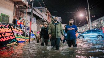 Tinjau Banjir hingga Dini Hari, Ini yang Didapati Wali Kota Medan Bobby Nasution