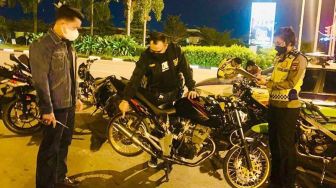 Razia Balap Liar, Polisi Jaring Puluhan Sepeda Motor di Batam Center