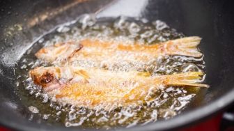 Sarankan Kepala Ikan Jangan Sejajar saat Dimasak, Alasan Warganet Ini Jadi Sorotan