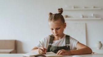 Anak Malas Belajar? Ubah Jadi Juara Kelas dengan 8 Strategi Psikologis Ini!
