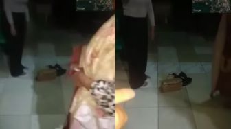 Viral Ibu-ibu Menolak Bayar Paket COD Usai Bungkus Dibuka, Warganet: Belum Siap Mental Jangan COD