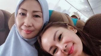 Bagikan Kabar Duka, Ibu Kalina Oktarani Meninggal Dunia