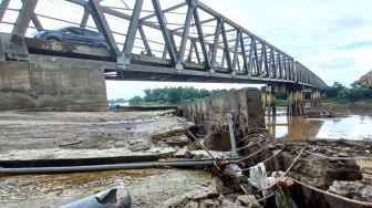 Proyek Perbaikan Jembatan Tuban-Bojonegoro Telah Biaya Rp 4 Miliar Sudah Mulai Rusak