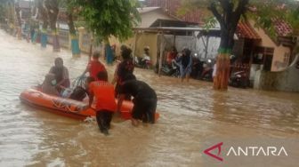 Kabupaten Pamekasan Terlanda Banjir dengan Ketinggian Nyaris 1 Meter