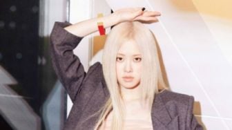 Rose BLACKPINK Bagikan Kesan Saat Berkunjung ke Rumah Bos Saint Laurent