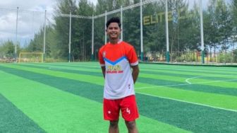 Pesepak Bola Tanjungpinang Dimas Dinanda Latihan di Jakarta untuk Persiapan Timnas U-16 Putra