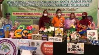 Cara Siswa SD di Kota Makassar Daur Ulang Sampah Menjadi Karya Menarik Dapat Apresiasi