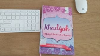 Ulasan Buku: Khadijah in Love Life is Full of Drama