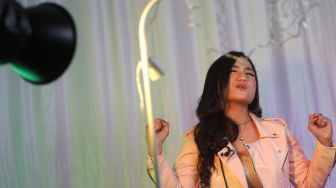 Single Aurel Dewanda Berjudul Samar Bayangan, Tersedia di YouTube MusicPedia