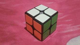 Cara Bermain Rubik 2x2, Benarkah Lebih Sulit?