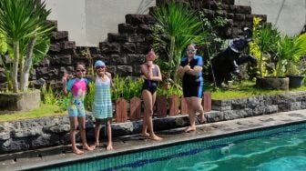 Gandeng Tirta Azzahra Swimming Club, The Rich Jogja Hotel Mengadakan Junior Swimming Competition