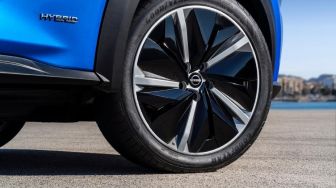 The Best 5 Oto:  Nissan Juke Hybrid Beredar di Eropa, Sean Penn Dampingi Deretan Mobil Pengungsi Ukraina