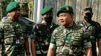 Prajurit TNI dan Istri Tewas Ditembak di Papua, Jenderal Dudung Murka dan Desak Pangdam Kejar Pelaku