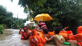 Ibu Kota Provinsi Banten Dikepung Banjir, Wagub Andika Hazrumy Geram Ada bangunan Berada di Badan Sungai