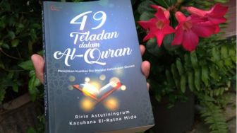 Ulasan Buku 49 Teladan dalam Al-Quran: Pentingnya Membiasakan Diri Berbuat Baik Terhadap Sesama