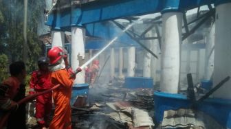 Kantor Camat Ratu Agung Ludes Terbakar, Sempat Terdengar Letusan Korek Api