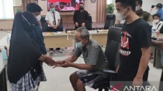 Terpaksa Curi Ponsel Untuk Pengobatan Stroke, Kejari Bogor Bebaskan Kakek Melalui Kebijakan Keadilan Restoratif