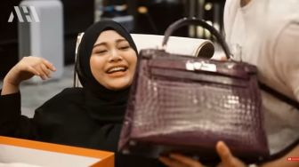 Hadiah Melahirkan, Atta Halilintar Belikan Aurel Tas Kulit Buaya, Harganya Rp 1 M Lebih!