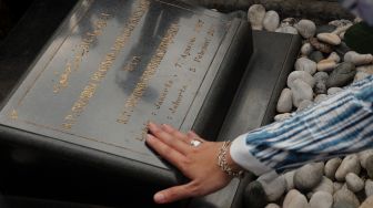 Penggemar Penasaran dengan Lokasi Makam Adjie Massaid