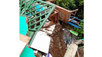 Warga Pengungsian Bencana di Kabupaten Lebak Mulai Terserang Penyakit ISPA Hingga Gatal-gatal