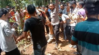 Diduga ODGJ, Terduga Pelaku Mutilasi Bocah SD di Lampung Timur Sempat Dihakimi Massa di TKP