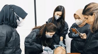 Ingin Jadi Dokter Kecantikan, Ini Pengetahuan dan Skill yang Mesti Dimiliki