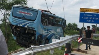 Bus Pariwisata Kecelakaan di Tol Bocimi, Sopir Cadangan dan Kernet Bus Meninggal Dunia