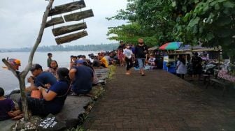 Ngembak Geni, Pengunjung Pantai Baluk Rening Jembrana Membludak