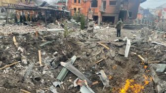 Otoritas Ukraina Temukan Kuburan Massal Berisi 440 Mayat di Kota Izium