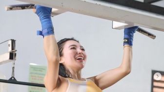 Wika Salim Lakukan Gerakan Ini Saat Workout, Publik Dibuat Ngilu