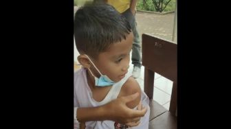Viral Bocah Baduy Kebal Saat Disuntik Vaksin, Dinkes Banten Beri Penjelasan Seperti Ini