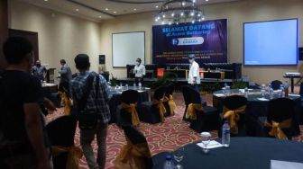 Petugas Bubarkan Seminar MLM Ilegal di Kuta Bali