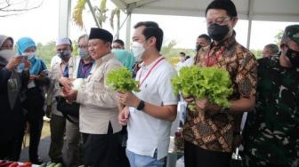 Dalam Peresmian ECF Caringin, EdenFarm Rangkul Petani Milenial