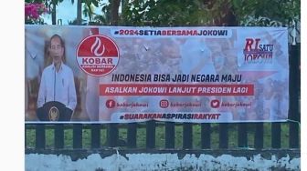 Heboh Baliho Jokowi Tiga Periode Terpasang di Palembang, Warganet Mengeluh Harga Sembako Melambung