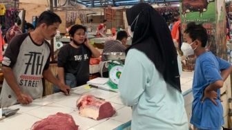 Harga Daging Sapi di Pasar Tanjungpinang Masih Normal, Perkiraan Naik Jelang Ramadan