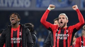 Hasil Bola Tadi Malam: Man United Dibantai Man City, Milan Bungkam Napoli