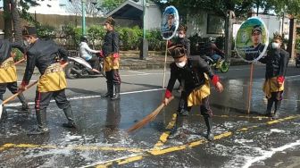 Sambut Upacara Jumenengan GPH Bhre Cakrahutomo Jadi Mangkunegara X, Warga Percantik Koridor Ngarsopuro