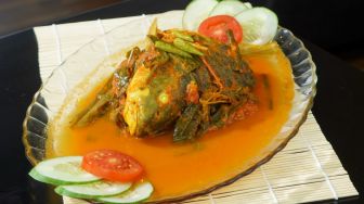 Mengenal Sajian Gulai Ikan Semah, Lauk Populer dari Kerinci yang Ditangkap dengan Cara Ekstrem