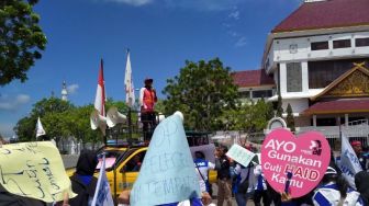 Sambut Hari Perempuan Sedunia, Buruh Demo di DPRD Batam: Tuntut Lindungi Pekerja Perempuan